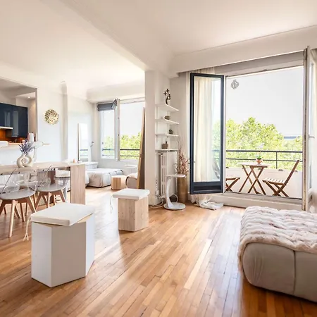 Le Panorama Eiffel Apartment *